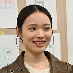 岡崎万実子さん